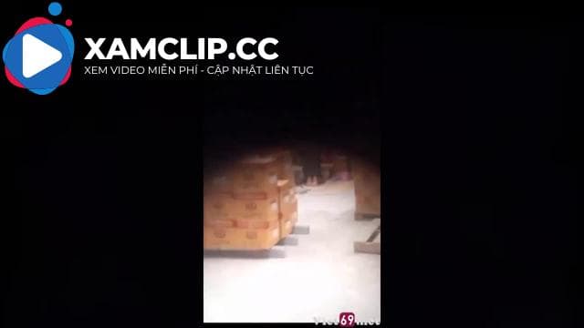 Clip cặp đôi công nhân trong kho hàng sơn tàu biển Jotun đang gây bão Facebook