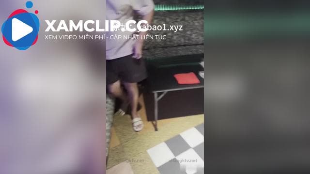 Clip leak sếp bắt thư ký đi tiếp khách để đền bù hợp đồng đang nổi rần rần Weibo