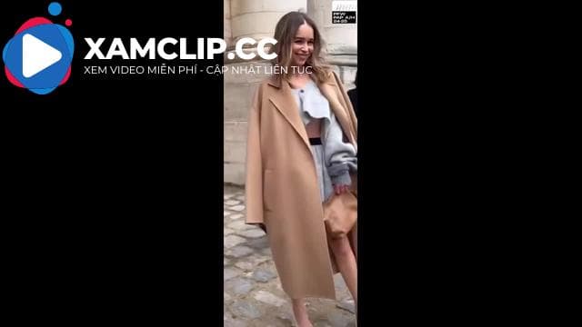 Tổng hợp cảnh nóng của “Mẹ rồng” Emilia Clarke