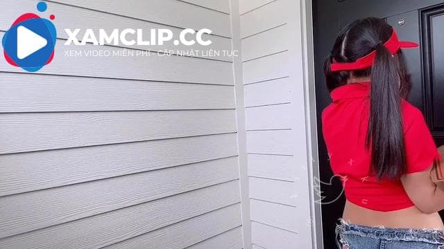 Onlyfans kittyxkum: Cô giao hàng dâm đãng