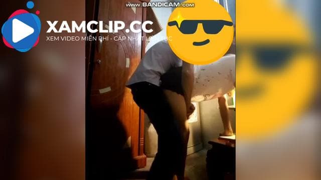 Húp luôn vk thằng bạn đang dạy con học