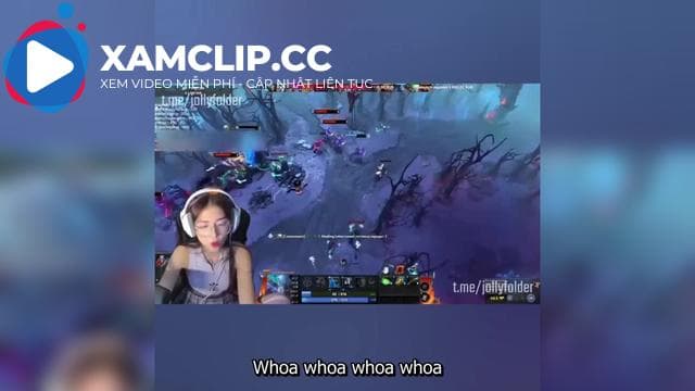 Anya lộ clip show hàng trên Twitch livestream