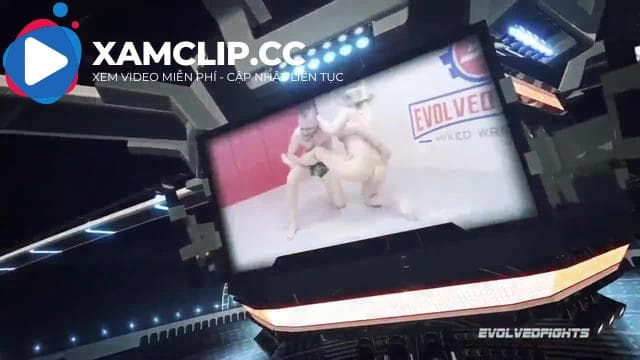 Gái xinh học đòi đánh vật với anh da đen và cái kết