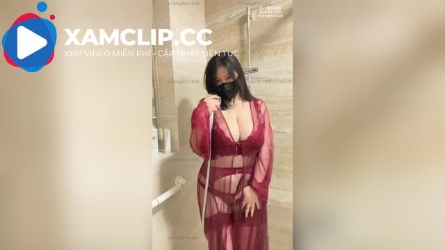 Clip leak Twitter của nữ idol có bộ ngực siêu đầm