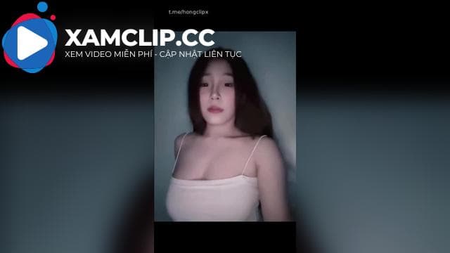 Tiktoker Thỏ baby khoe bướm hồng hào đẫy khít 1 bàn tay