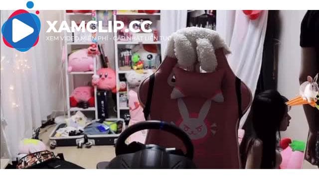 Quên tắt Live, nữ Streamer Addie Lynn lộ CLIP NÓNG cùng bạn trai