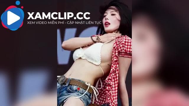 Clip Kwon Eun-Bi múa ngực hot nhất Waterbomb bỏng mắt khán giả Part 2
