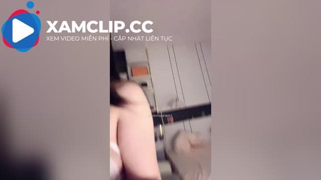 Tiktoker Hường Hêu body ngon, live full face chứng tỏ rất yêu nghề