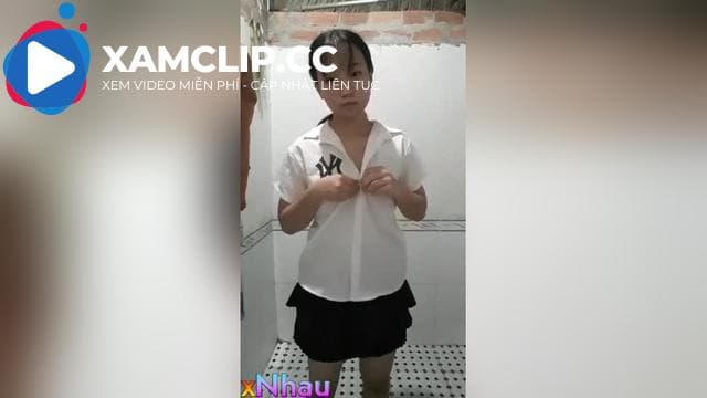 Vừa đi học về cái là phải quay video thya đồ cho ny xem