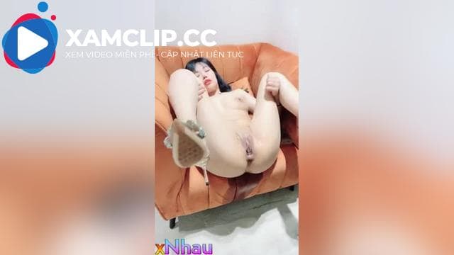 Vừa lm về đã bị thg chồng dùng toy bạo dâm nước bắn cả lên mặt