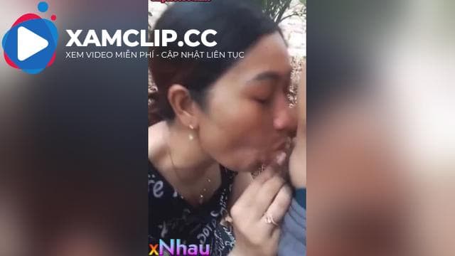 Giữa trưa đưa chị hàng xóm ra vườn vắng nhờ bà bú cu