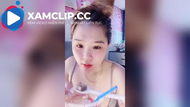 Thảo Hiền xinh yêu vú to live bán bưởi cho mấy anh đồng dâm P2