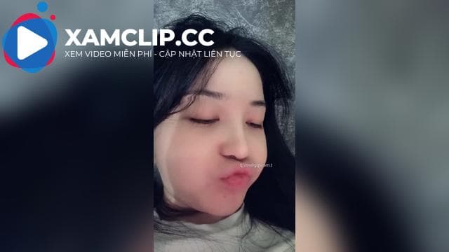 Mẫn Nghi YYlive đang luyện kỹ năng bóp vú thần chưởng