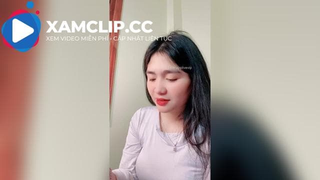 Áo dài trắng xinh giả nai vàng ngơ ngác câu trai