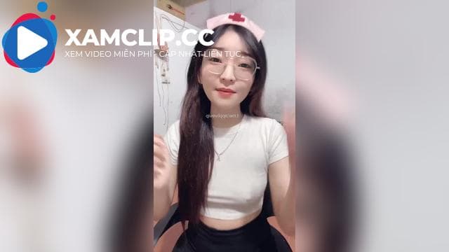 Beiu kính cận mất trinh cái là lại lên live show kiếm trai tơ